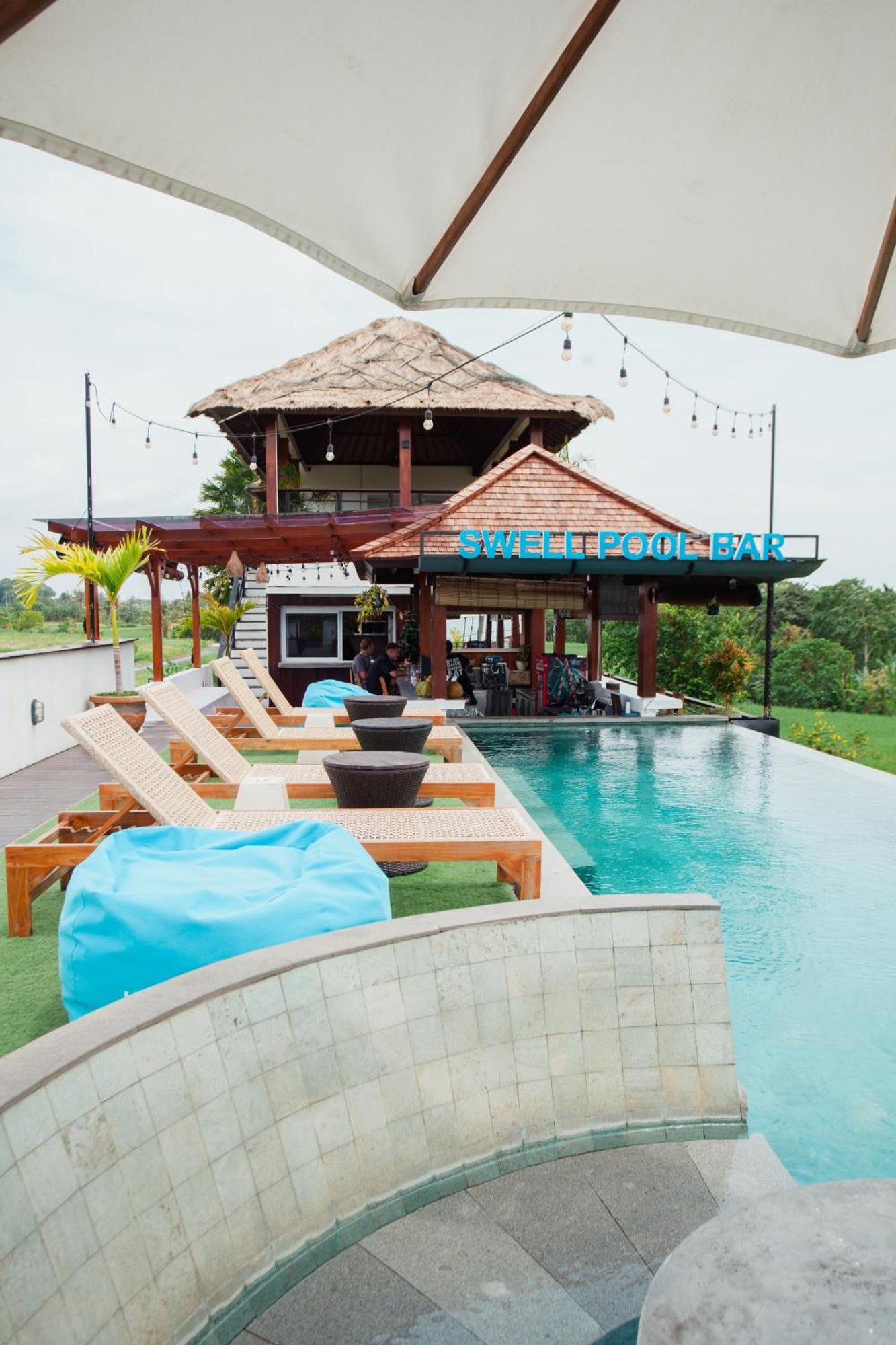 Swell Hotel, Pool Bar & Restaurant 海神庙 外观 照片